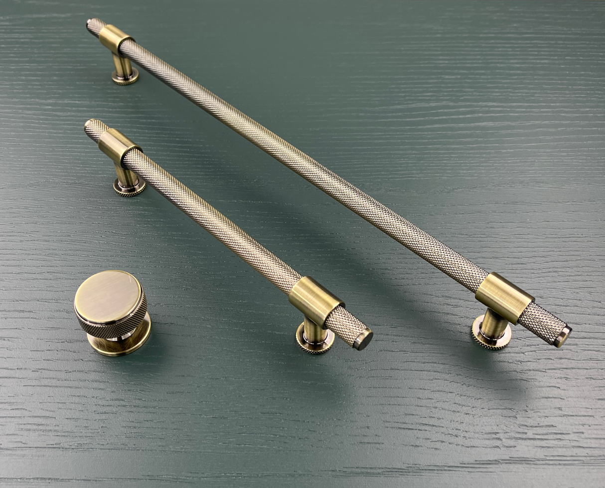 HARLEY & WAGER, Chelmsford Knurled Bar Handle, 160mm Centres